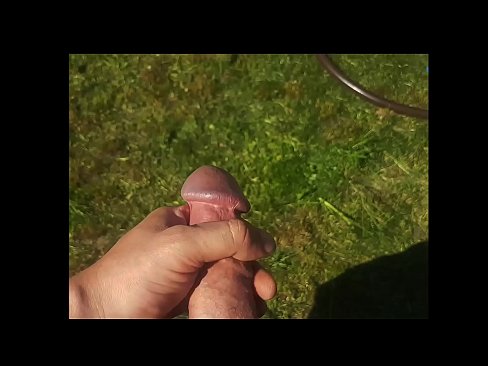 ❤️ Hot hottie si fa scopare la figa rosa e sborra con uno squirt in un giardino estivo ❤️ Solo porno al it.sexeey.ru ❌