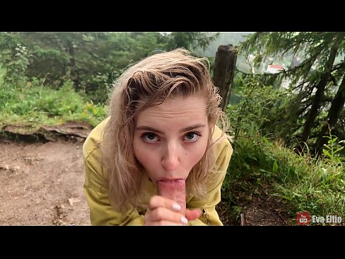 ❤️ Ragazza ingoia lo sperma dopo un pompino in pubblico - Eva Elfi ❤️ Solo porno al it.sexeey.ru ❌